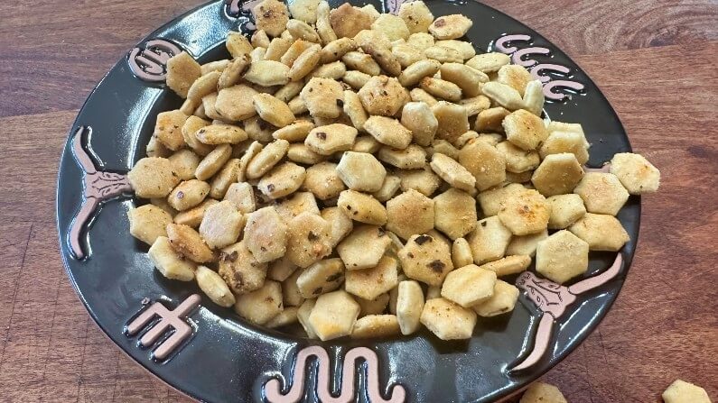 Spicy Fire Oyster Crackers