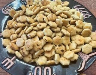 Spicy Fire Oyster Crackers Recipe only 5 Ingredients